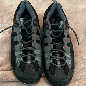 Men's Black and Gray Specialized Cycling Shoes